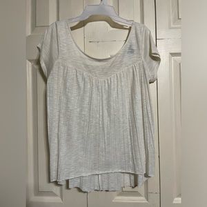 American Eagle Women’s White/Gold Shimmer Top Size Medium